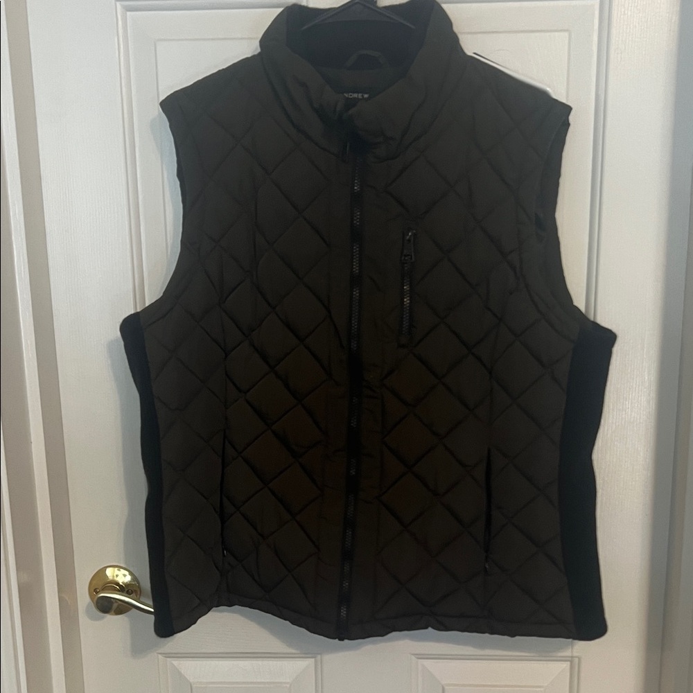 Andrew Marc Quilted Sark Green and Black Vest
